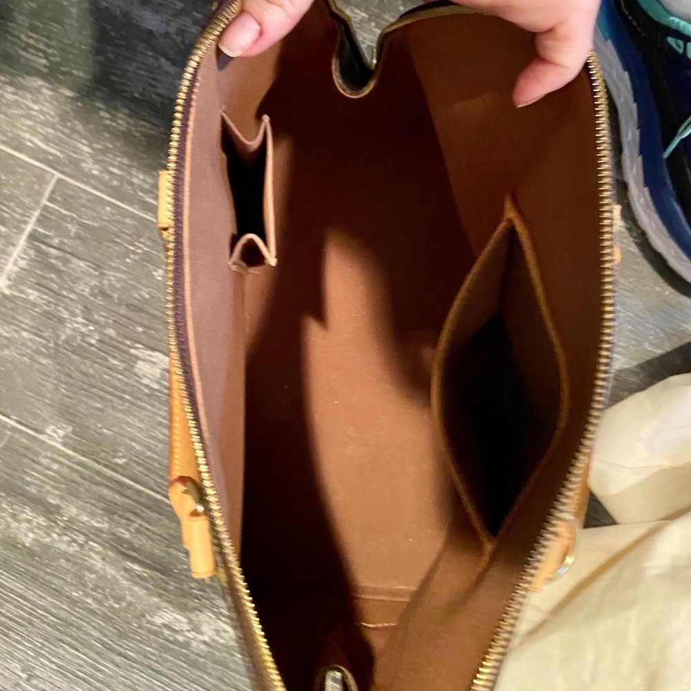 Louis Vuitton Alma - Picture 6 of 7